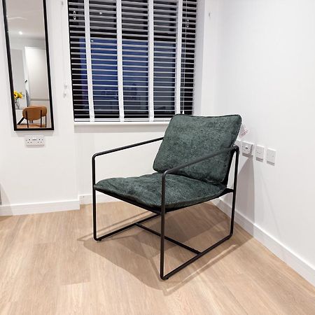 Spacious Modern 1 Bed Apartments In St Neots - Perfect For Contractors & Professionals - Free Parking - Wifi - Fully Equipped Kitchen - Smart Tv Ideal For Work Stays And Long Projects Zewnętrze zdjęcie