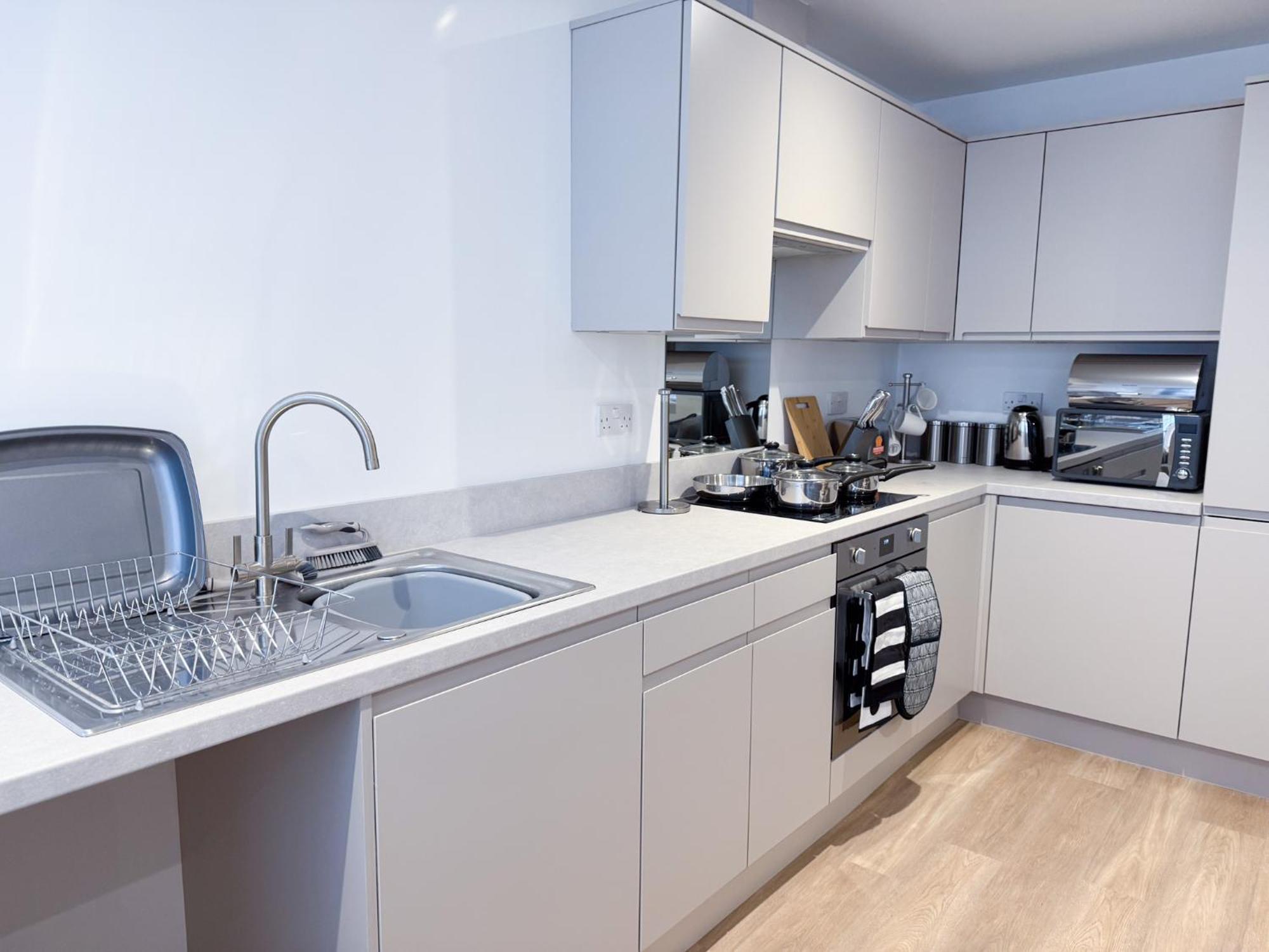 Spacious Modern 1 Bed Apartments In St Neots - Perfect For Contractors & Professionals - Free Parking - Wifi - Fully Equipped Kitchen - Smart Tv Ideal For Work Stays And Long Projects Zewnętrze zdjęcie