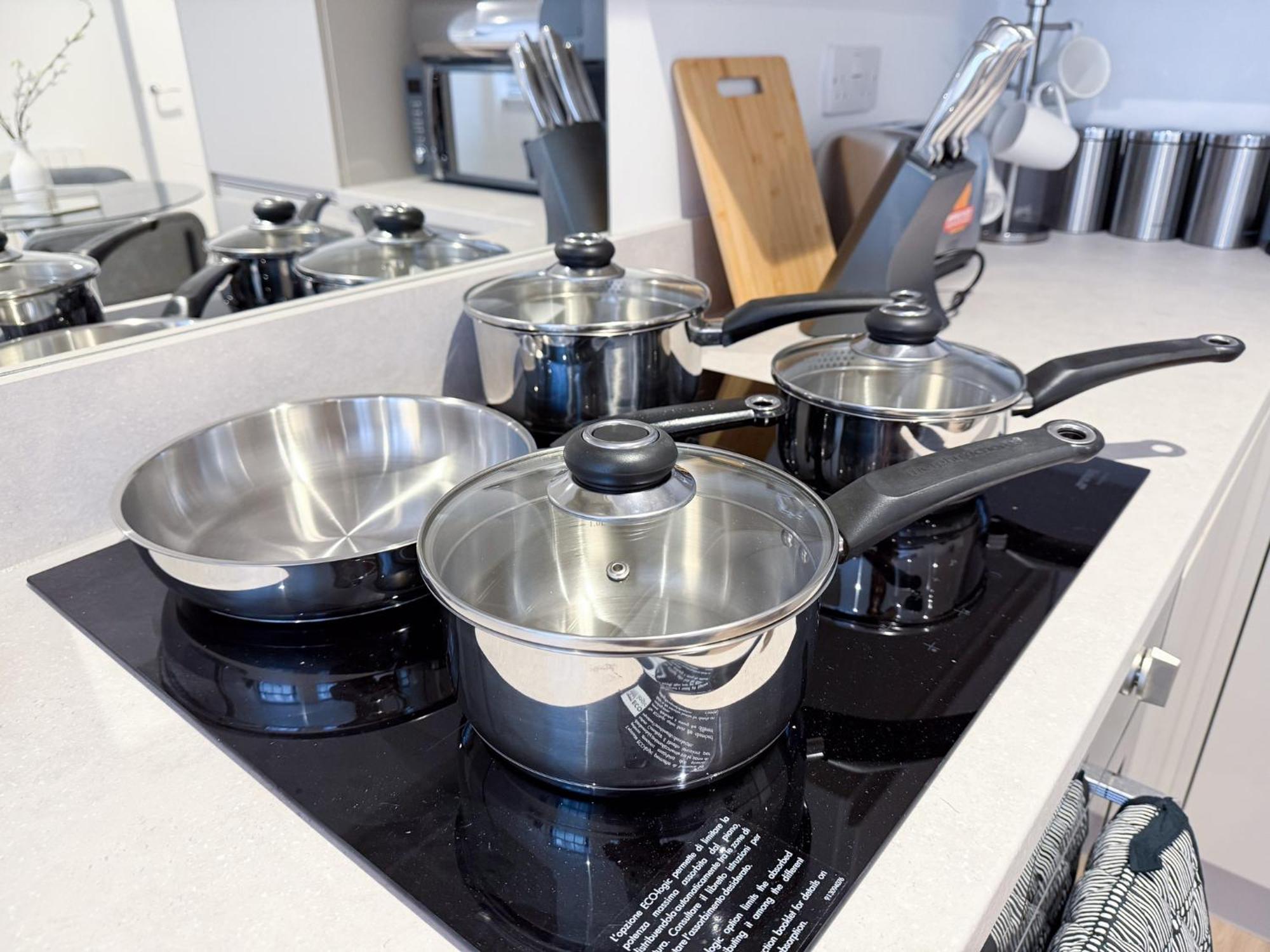 Spacious Modern 1 Bed Apartments In St Neots - Perfect For Contractors & Professionals - Free Parking - Wifi - Fully Equipped Kitchen - Smart Tv Ideal For Work Stays And Long Projects Zewnętrze zdjęcie