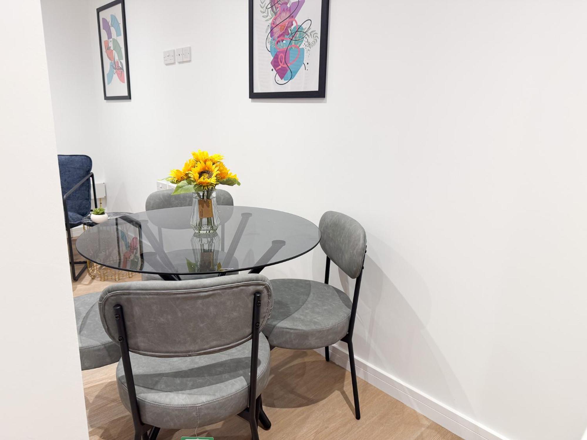 Spacious Modern 1 Bed Apartments In St Neots - Perfect For Contractors & Professionals - Free Parking - Wifi - Fully Equipped Kitchen - Smart Tv Ideal For Work Stays And Long Projects Zewnętrze zdjęcie