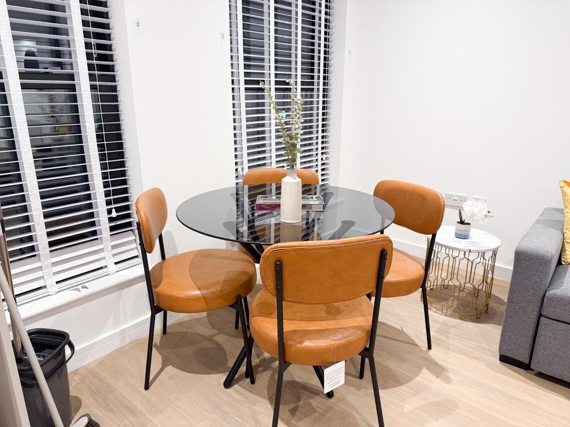 Spacious Modern 1 Bed Apartments In St Neots - Perfect For Contractors & Professionals - Free Parking - Wifi - Fully Equipped Kitchen - Smart Tv Ideal For Work Stays And Long Projects Zewnętrze zdjęcie