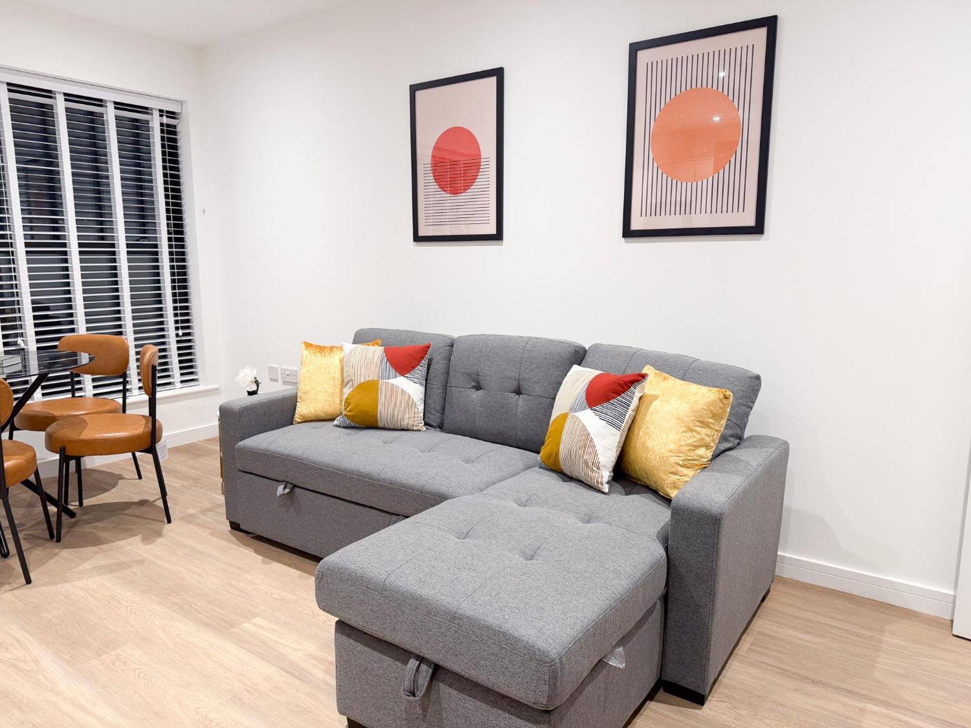 Spacious Modern 1 Bed Apartments In St Neots - Perfect For Contractors & Professionals - Free Parking - Wifi - Fully Equipped Kitchen - Smart Tv Ideal For Work Stays And Long Projects Zewnętrze zdjęcie
