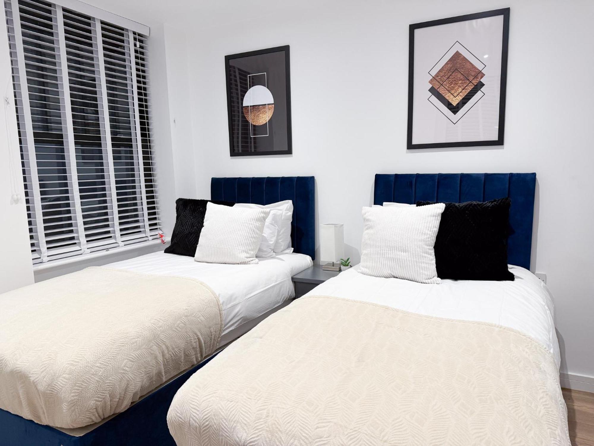 Spacious Modern 1 Bed Apartments In St Neots - Perfect For Contractors & Professionals - Free Parking - Wifi - Fully Equipped Kitchen - Smart Tv Ideal For Work Stays And Long Projects Zewnętrze zdjęcie